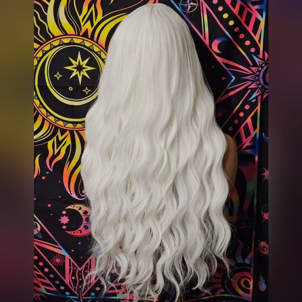 Wig - Picture 3 of 3